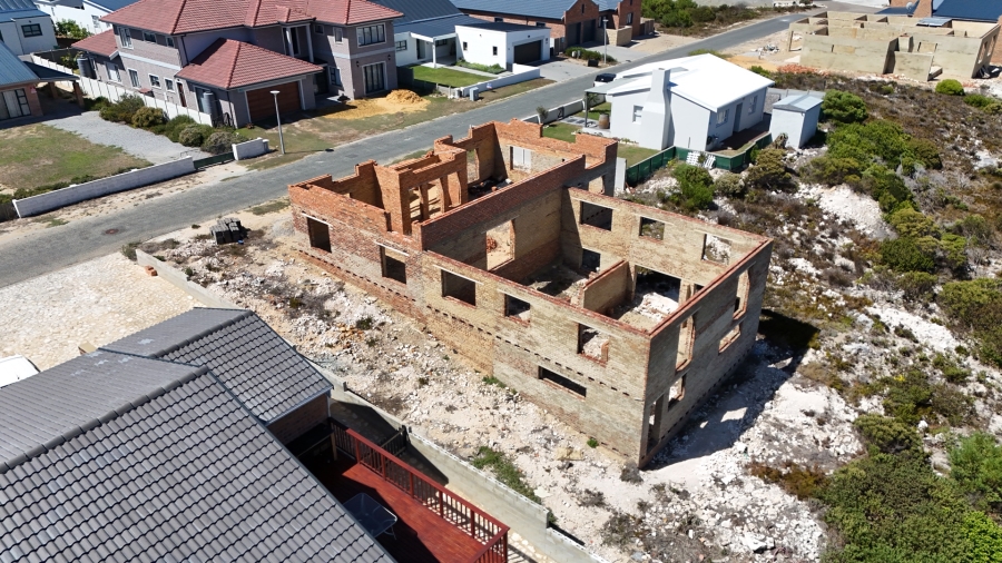 6 Bedroom Property for Sale in Struisbaai Western Cape